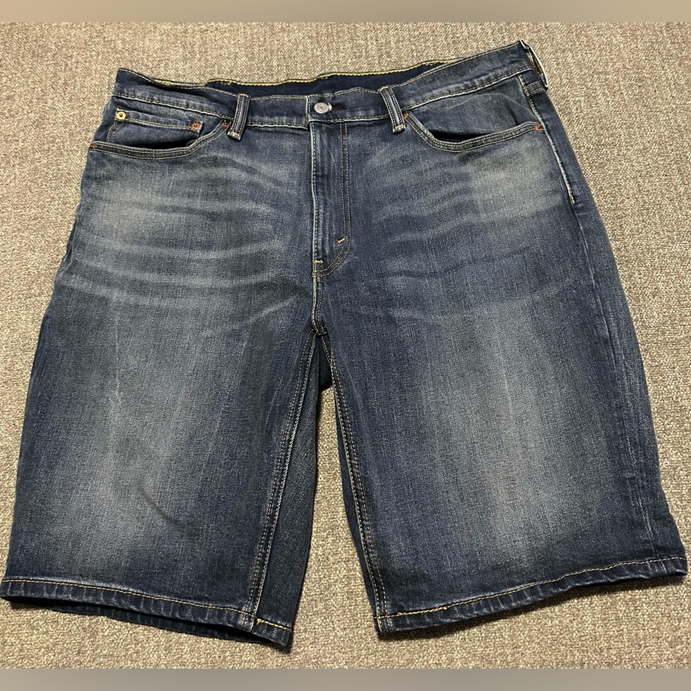 Levi’s 541 Jean Shorts Men’s 
Size 38 Pre-owned